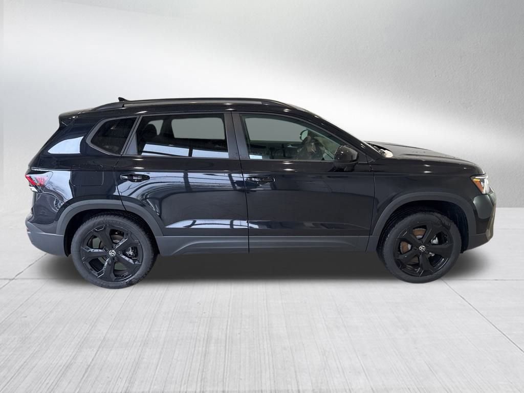 New 2026 Volkswagen Taos SE image 6