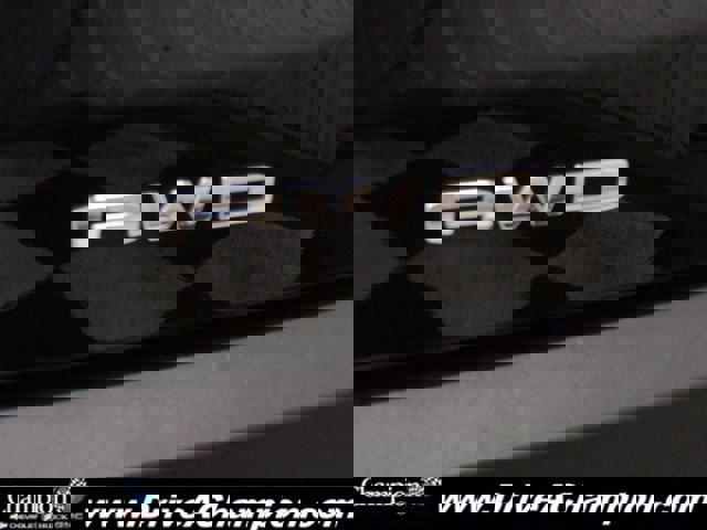 Used 2022 GMC Acadia SLT w/ Technology Package image 4