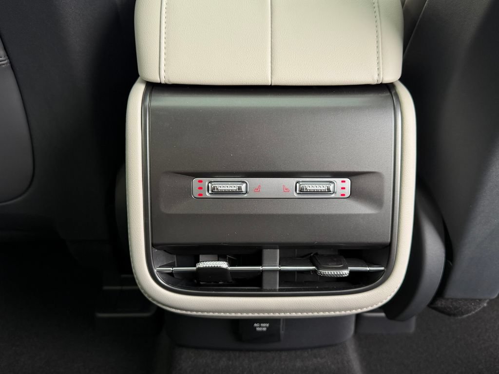 New 2026 Lincoln Nautilus Hybrid AWD/4WD image 8
