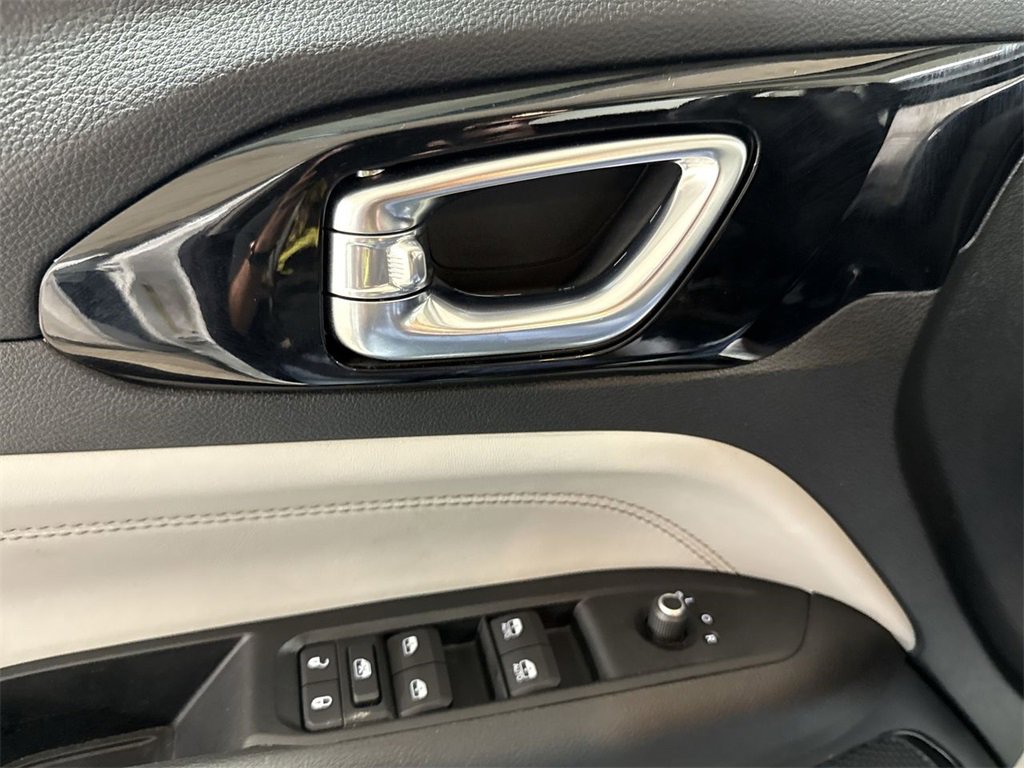 Used 2022 Jeep Compass Limited image 20