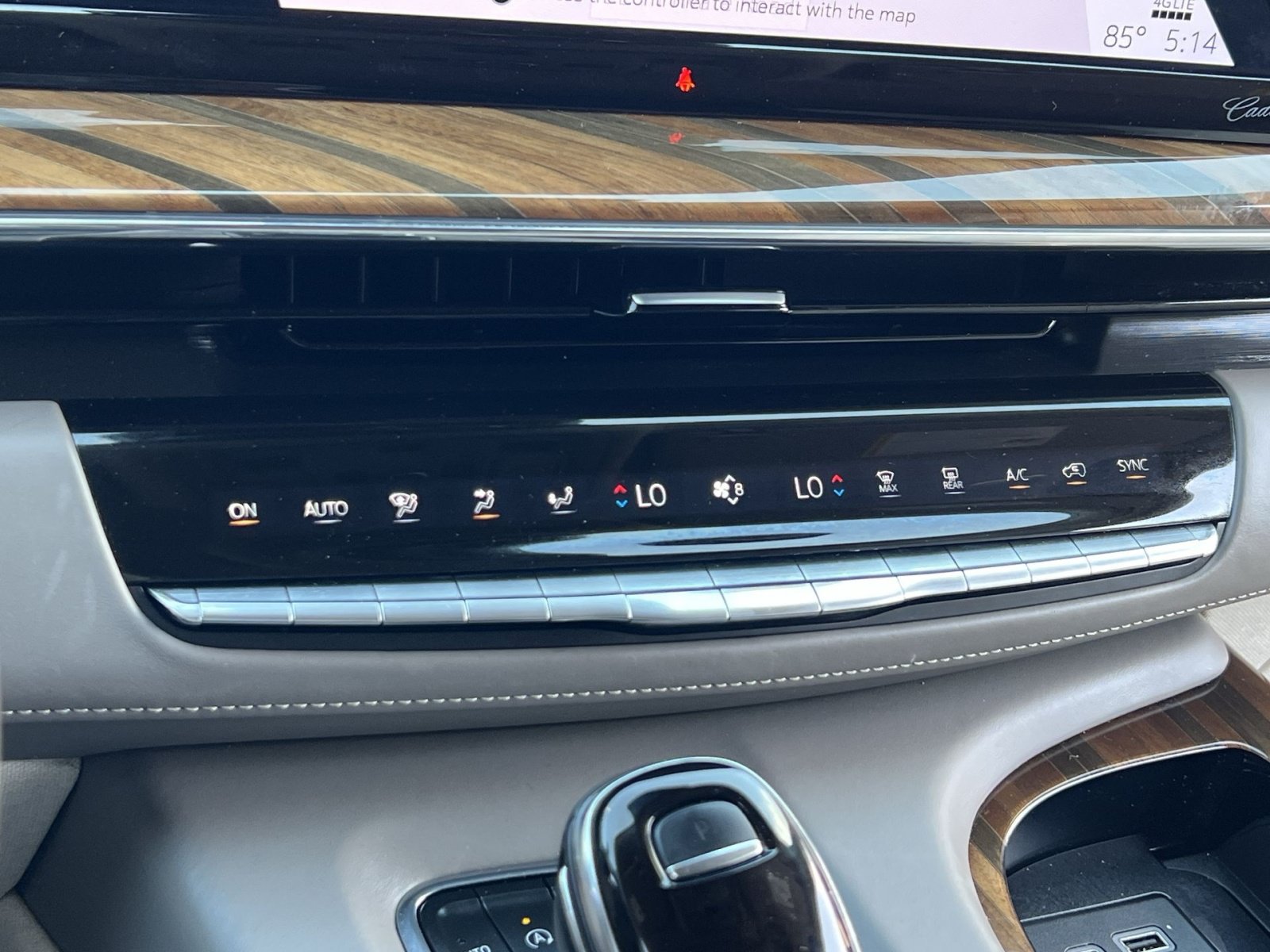 Used 2024 Cadillac Escalade Sport Platinum w/ LPO, Floor Liner Package AWD/4WD image 25
