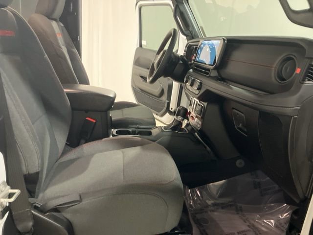 Used 2024 Jeep Wrangler Rubicon w/ Technology Group image 24