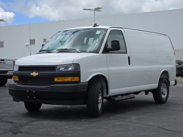 New 2025 Chevrolet Express 3500 w/ Driver Convenience Package RWD image 14