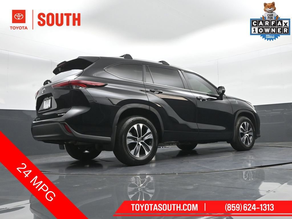 Used 2024 Toyota Highlander XLE AWD/4WD image 34