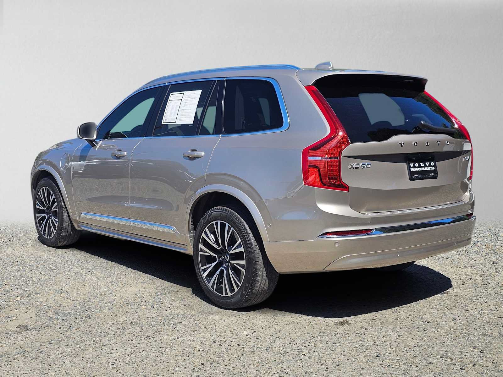 Used 2025 Volvo XC90 T8 Plus w/ Protection Package Premier AWD/4WD image 5