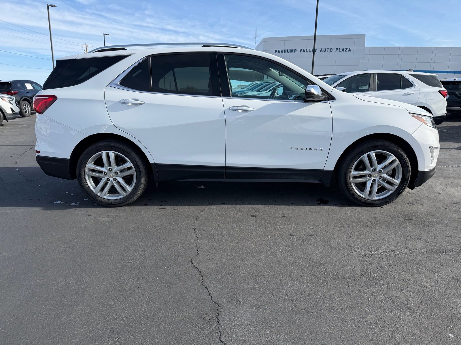 Used 2020 Chevrolet Equinox Premier image 2