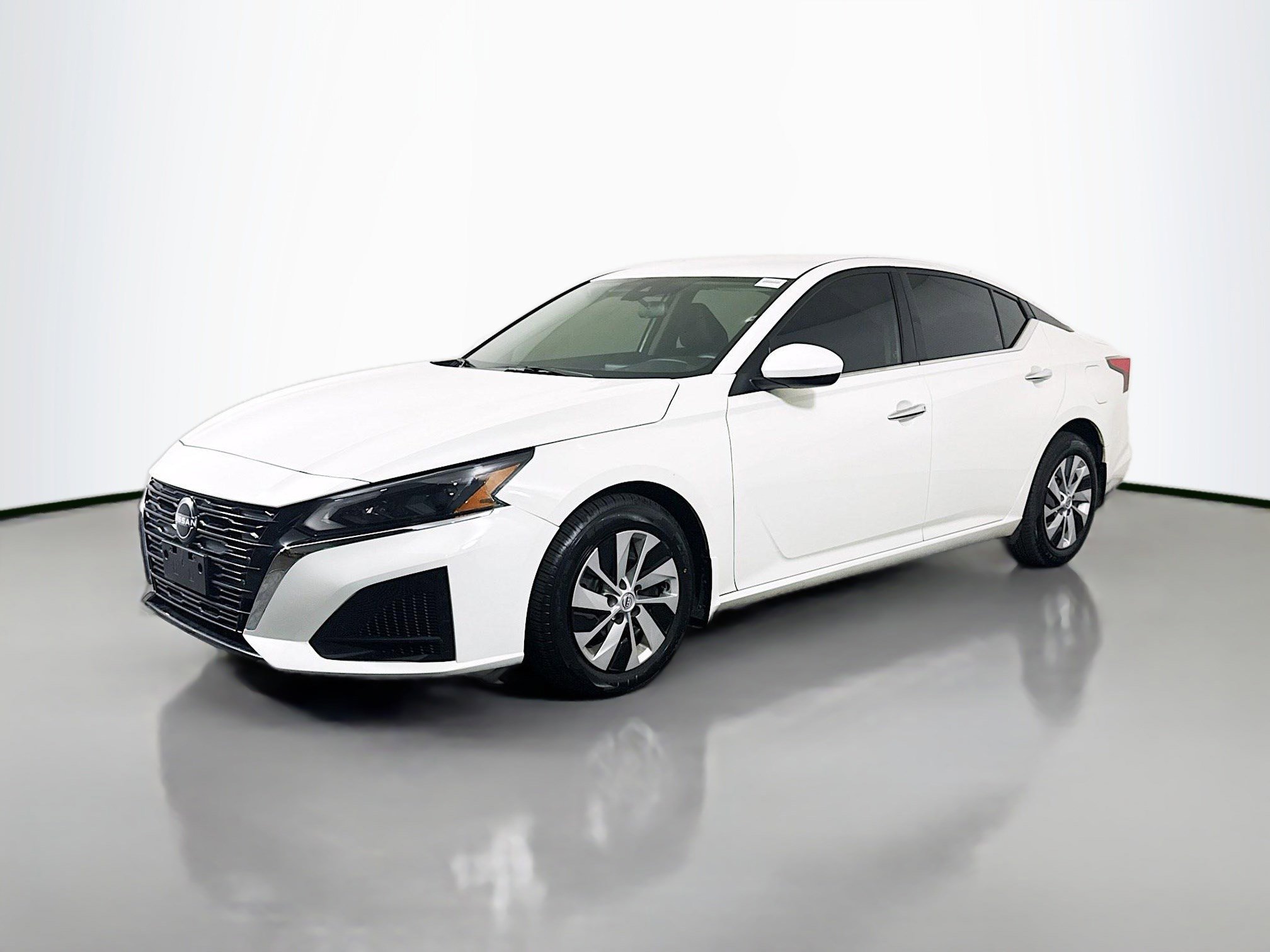 Used 2023 Nissan Altima 2.5 S image 4