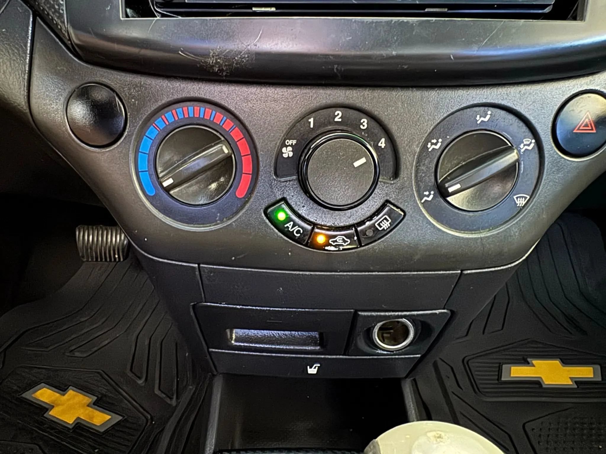 Used 2010 Chevrolet Aveo5 LT FWD image 13