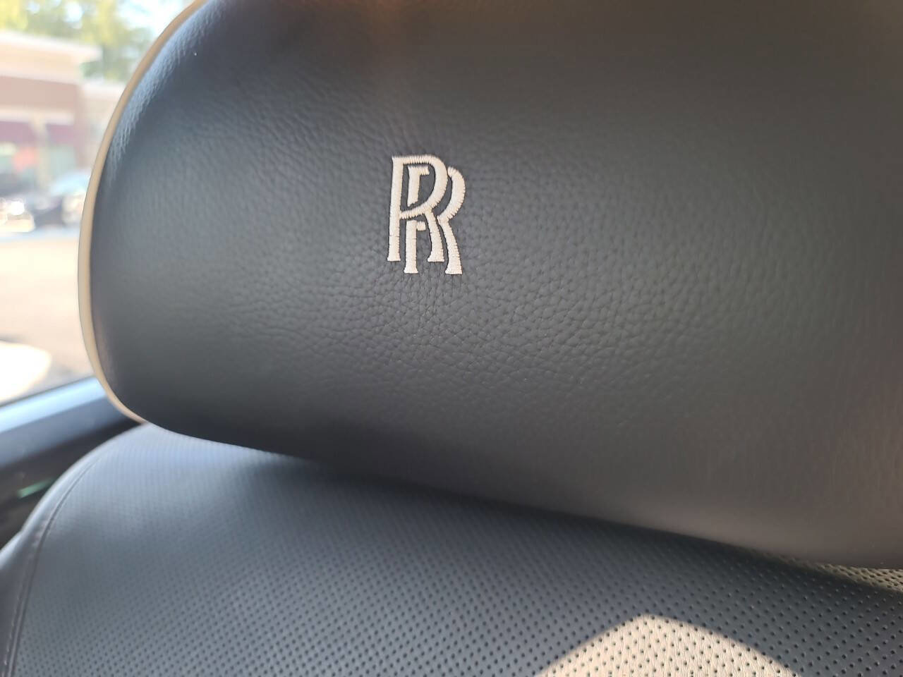 Used 2015 Rolls-Royce Ghost image 30
