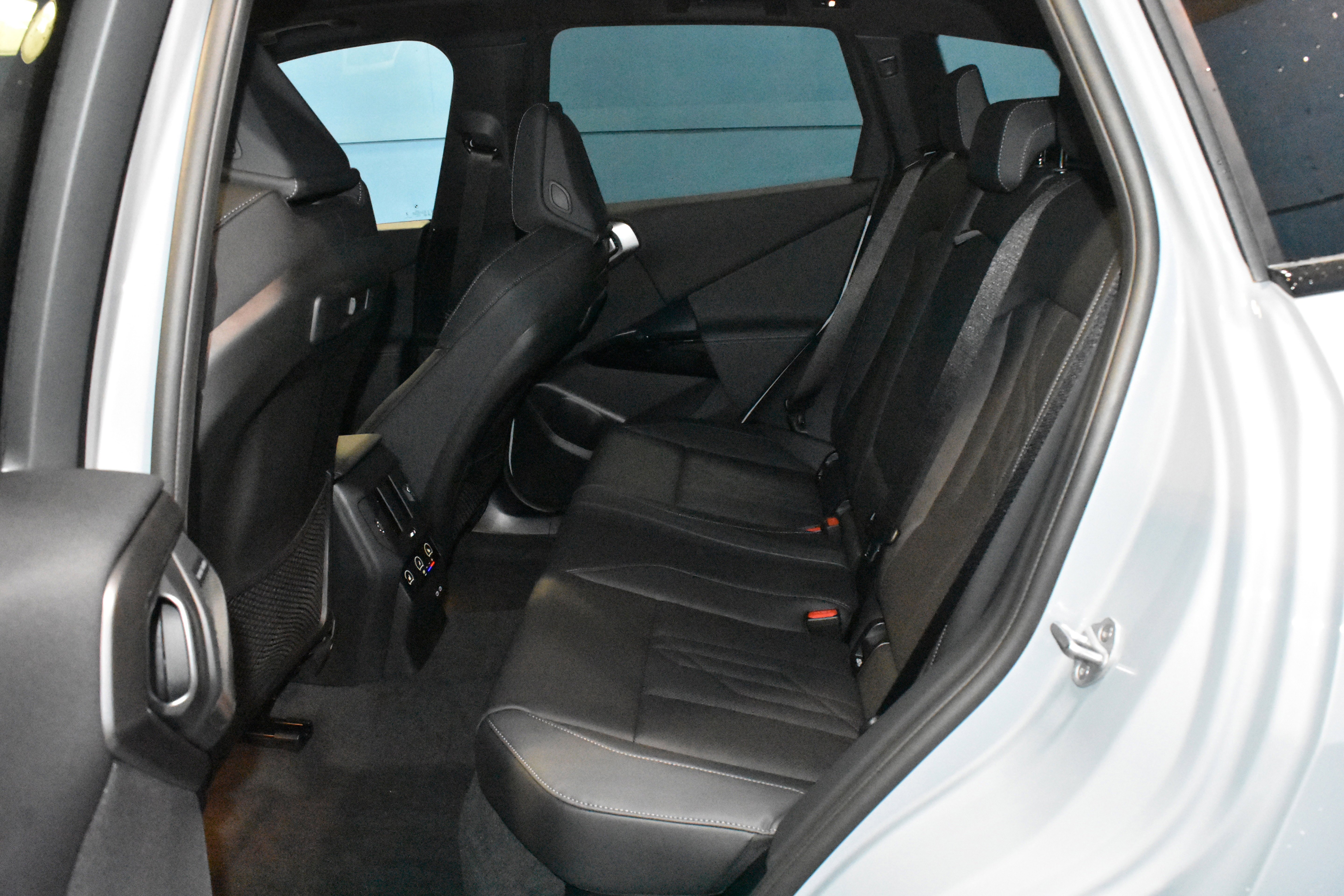 New 2026 BMW X3 M50 w/ Premium Package AWD/4WD image 18