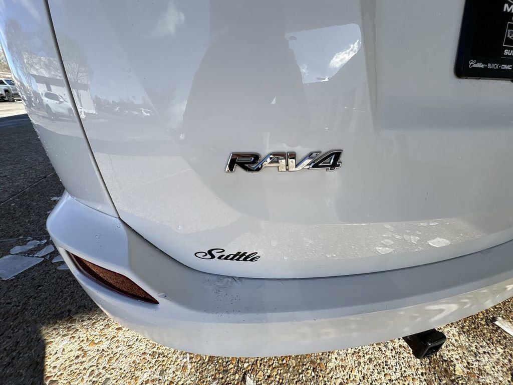 Used 2015 Toyota RAV4 XLE image 32