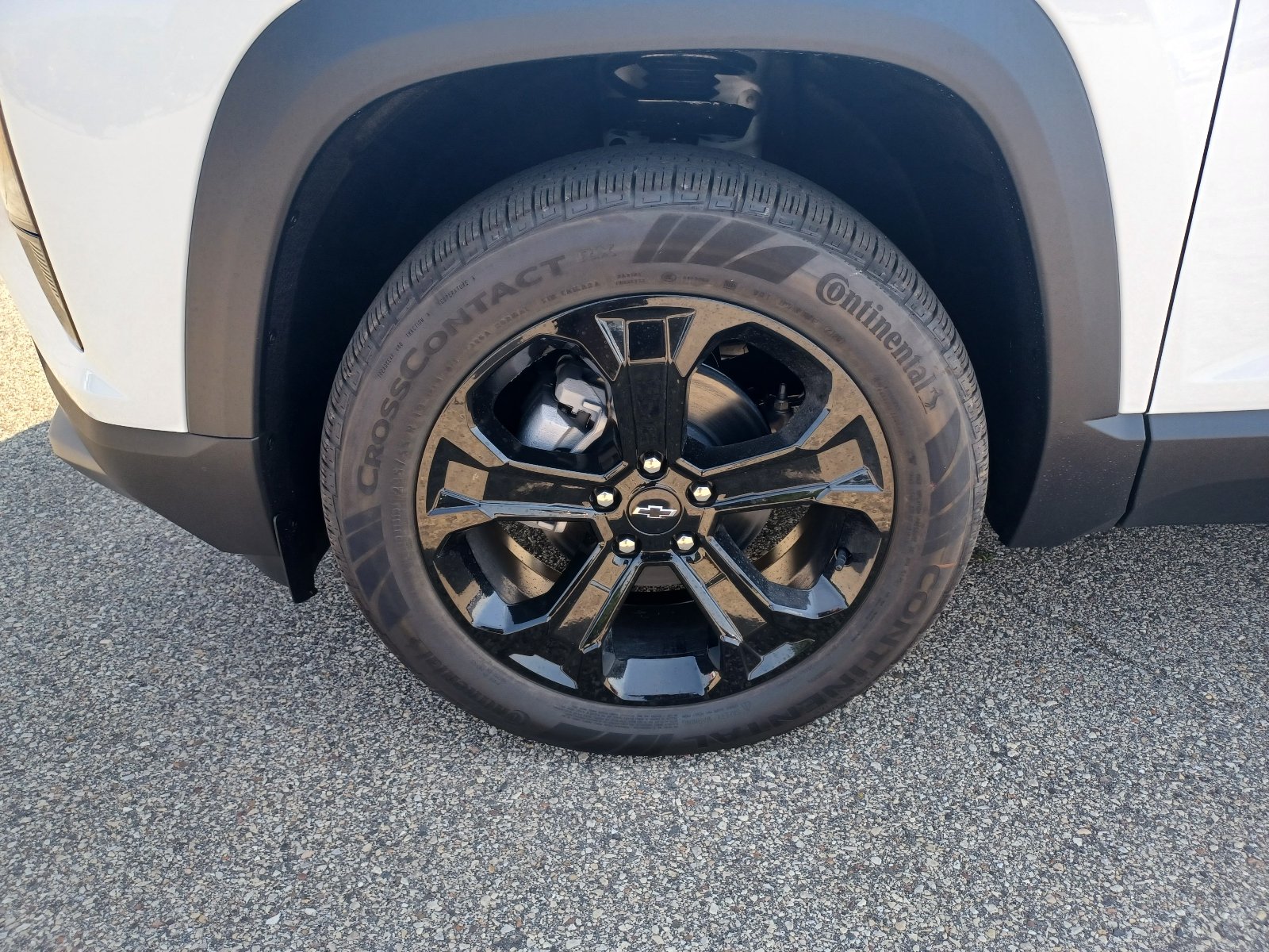 New 2027 Chevrolet Equinox LT w/ Convenience Package II AWD/4WD image 9