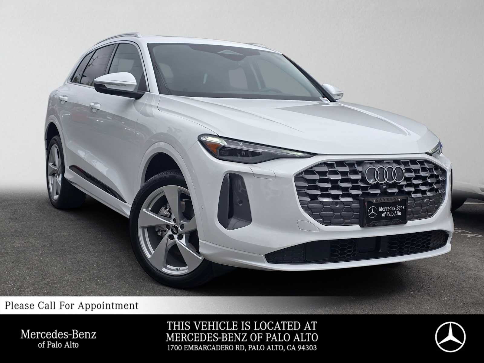 Used 2025 Audi Q5 Premium Plus w/ Premium Plus AWD/4WD image 1