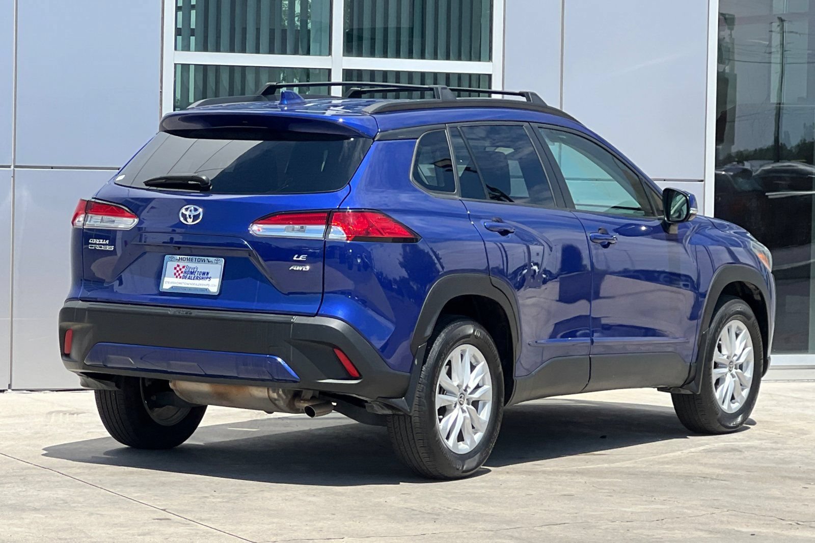 Certified 2023 Toyota Corolla Cross LE w/ Moonroof Package AWD/4WD image 4