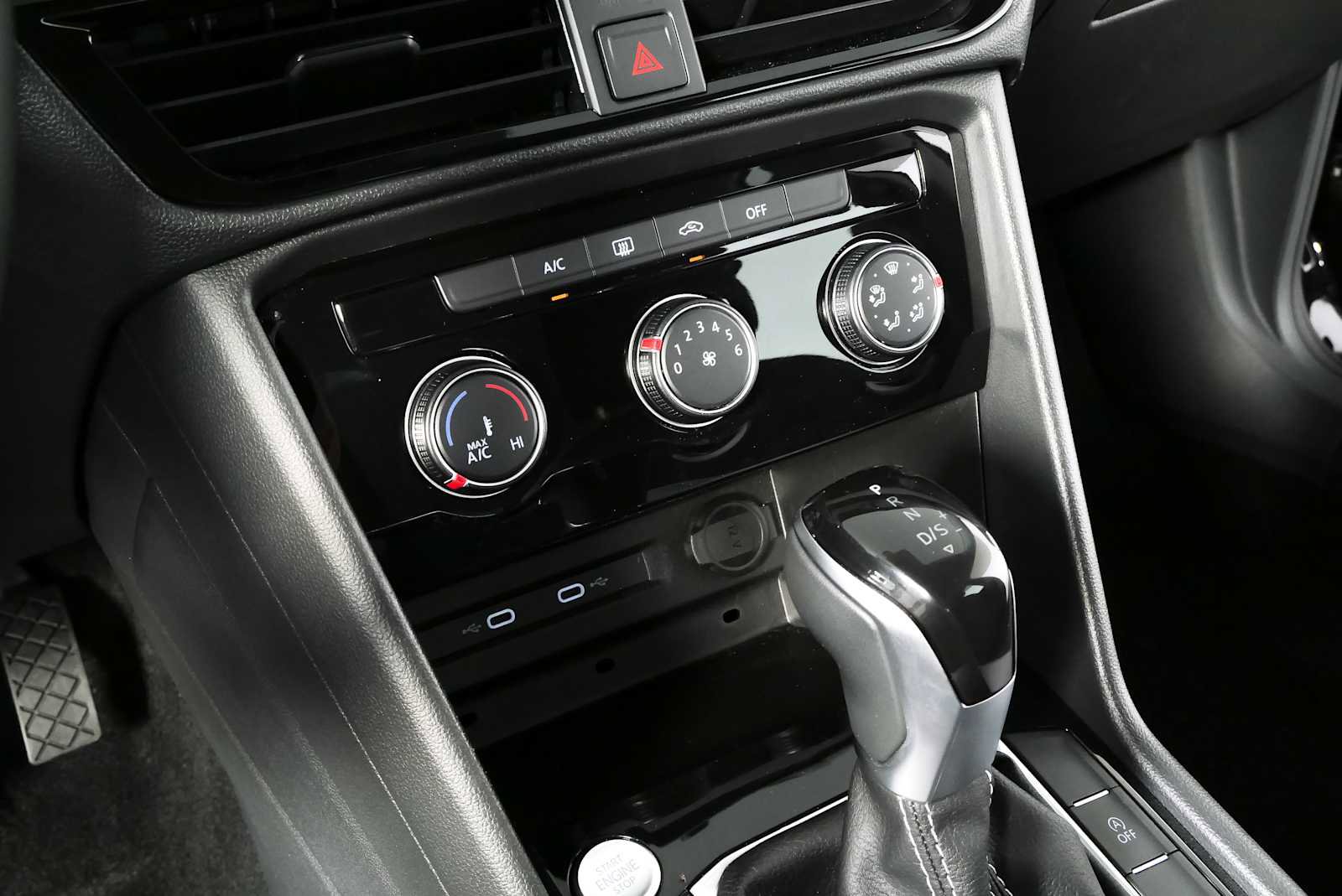 Certified 2024 Volkswagen Taos S FWD image 18