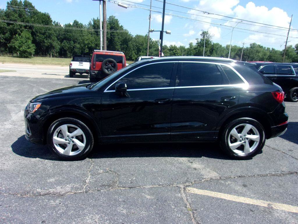 Used 2019 Audi Q3 2.0T Premium w/ Convenience Package AWD/4WD image 2