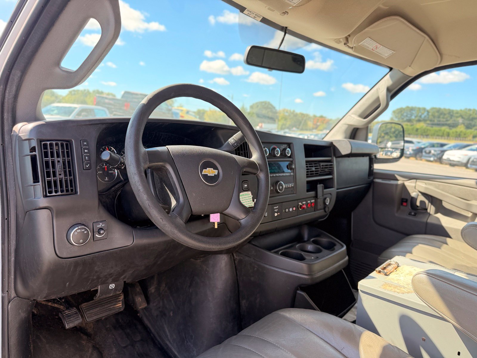 Used 2016 Chevrolet Express 2500 RWD image 18