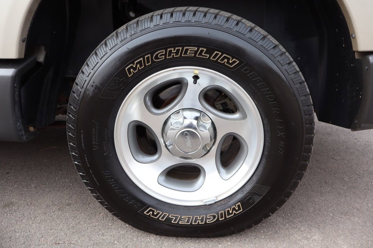 Used 2004 Ford Explorer Sport Trac XLT image 41