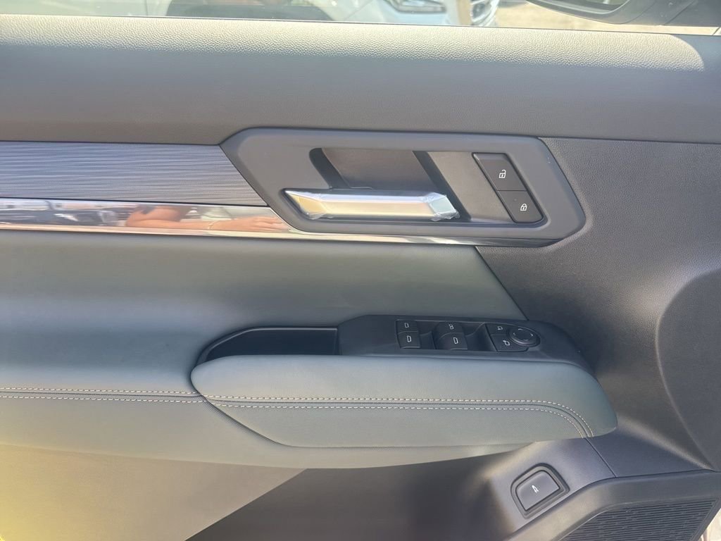 New 2026 GMC Terrain AT4 w/ LPO, Black Badging Package image 13