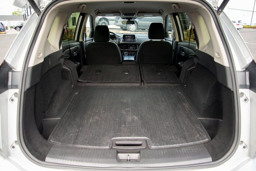 Used 2024 Nissan Rogue SV image 25