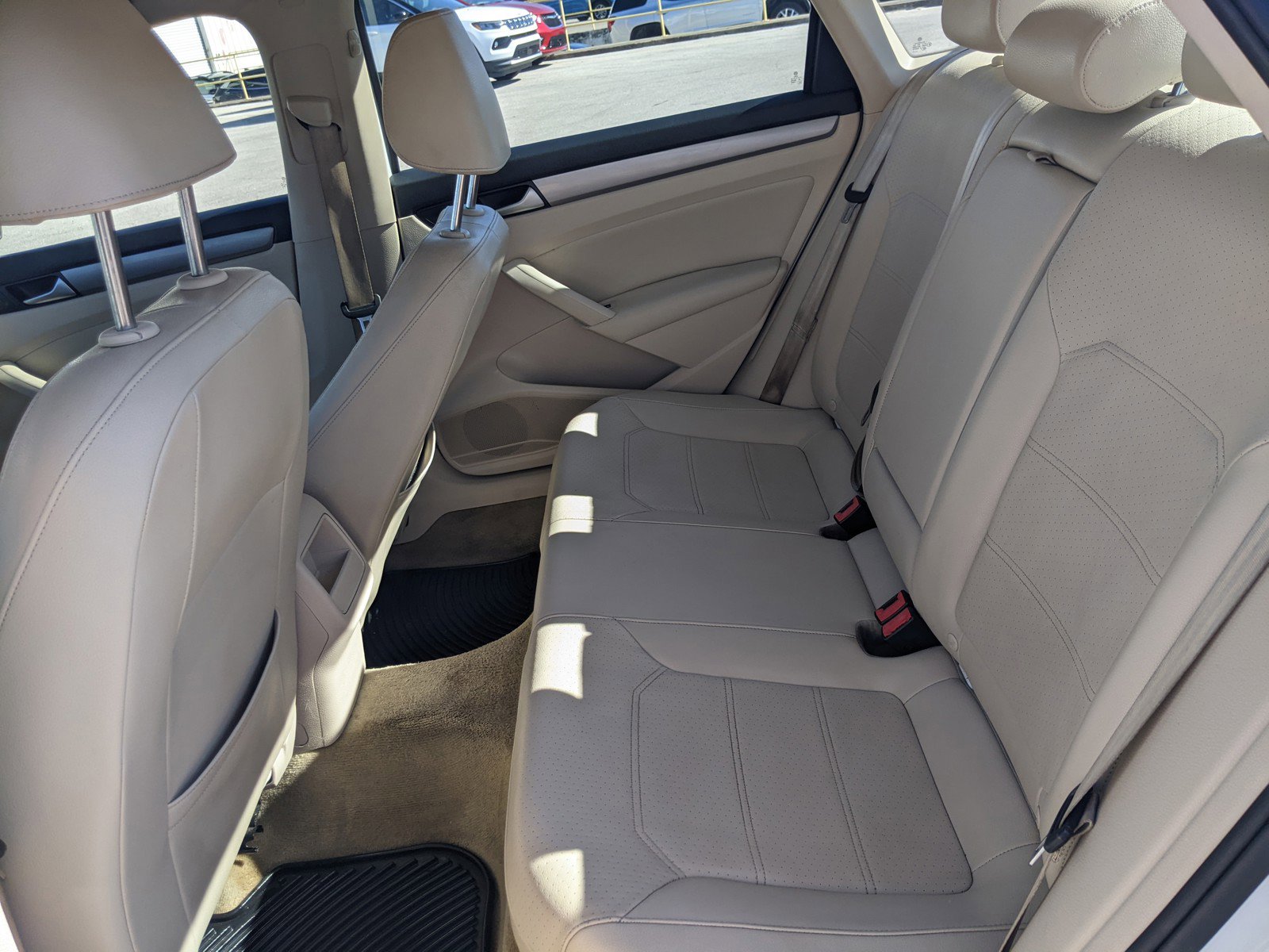 Used 2015 Volkswagen Passat 1.8T Limited Edition image 10