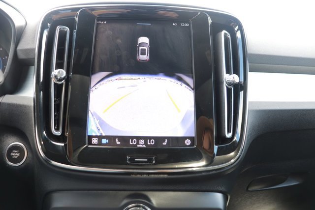 Used 2024 Volvo XC40 B5 Core image 25