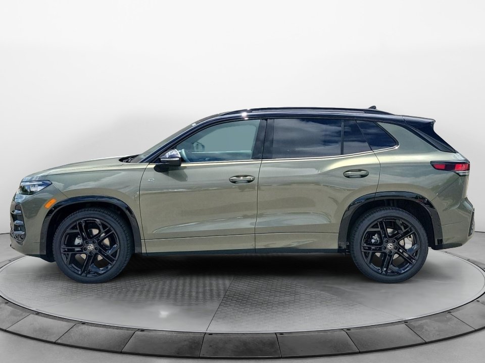 New 2026 Volkswagen Tiguan SE R-Line FWD image 4