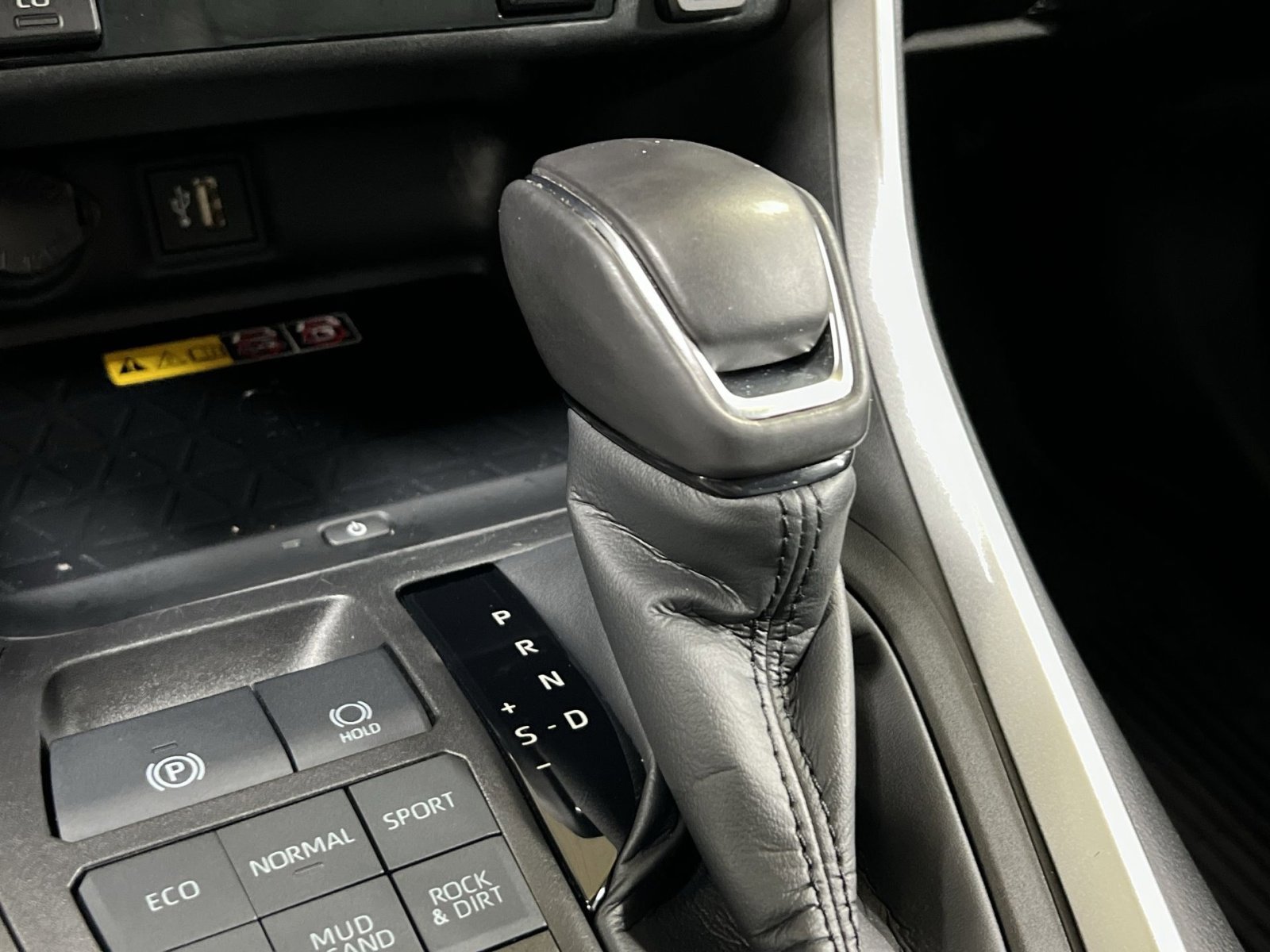 Used 2023 Toyota RAV4 XLE Premium image 20