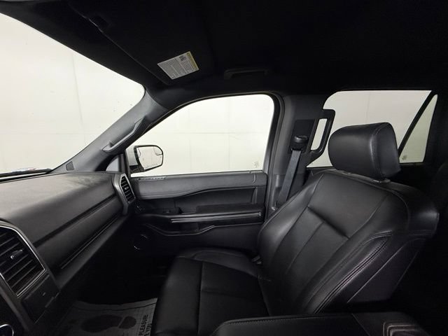 Used 2019 Ford Expedition XLT w/ Equipment Group 201A RWD image 17