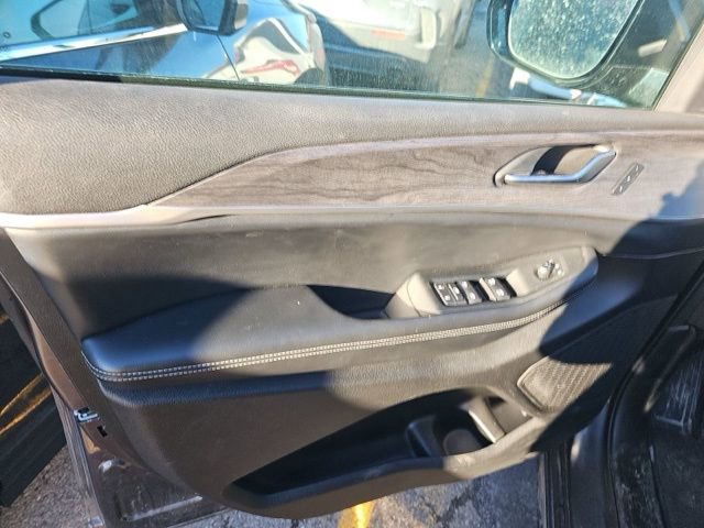 Used 2024 Jeep Grand Cherokee L Limited w/ Luxury Tech Group II image 16