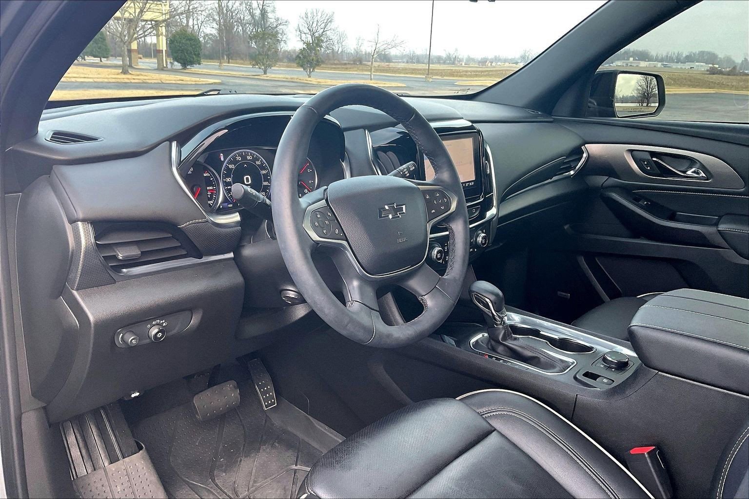 Used 2024 Chevrolet Traverse Premier w/ Redline Edition image 15