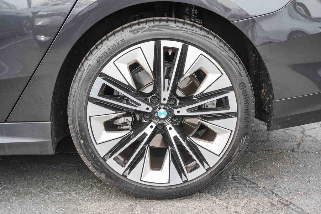 Used 2025 BMW 530i 530i w/ Premium Package image 9