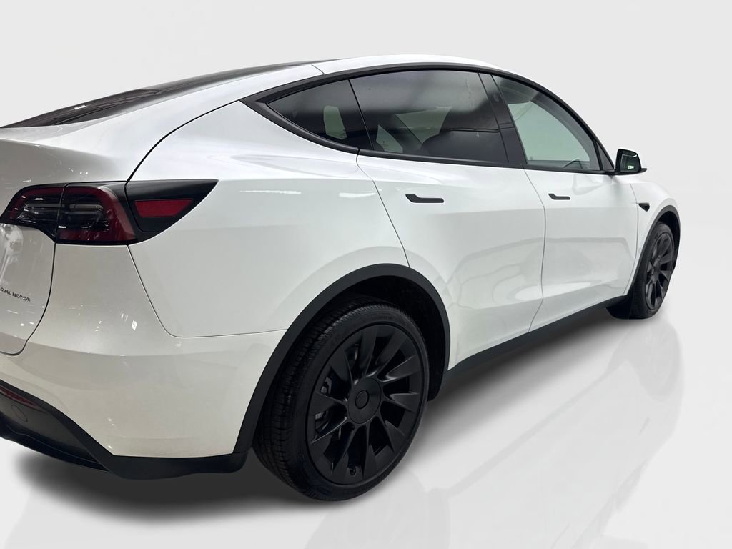 Used 2024 Tesla Model Y Long Range image 13