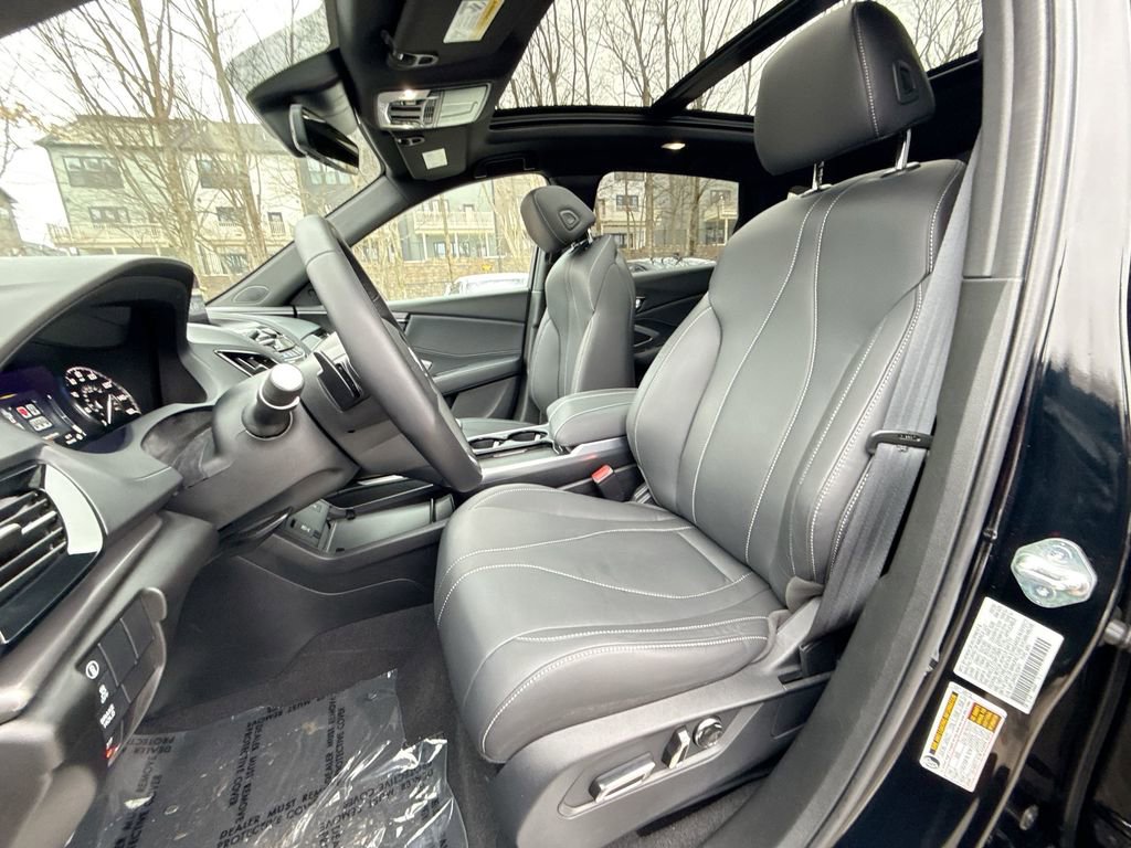 Used 2025 Acura RDX SH-AWD image 13