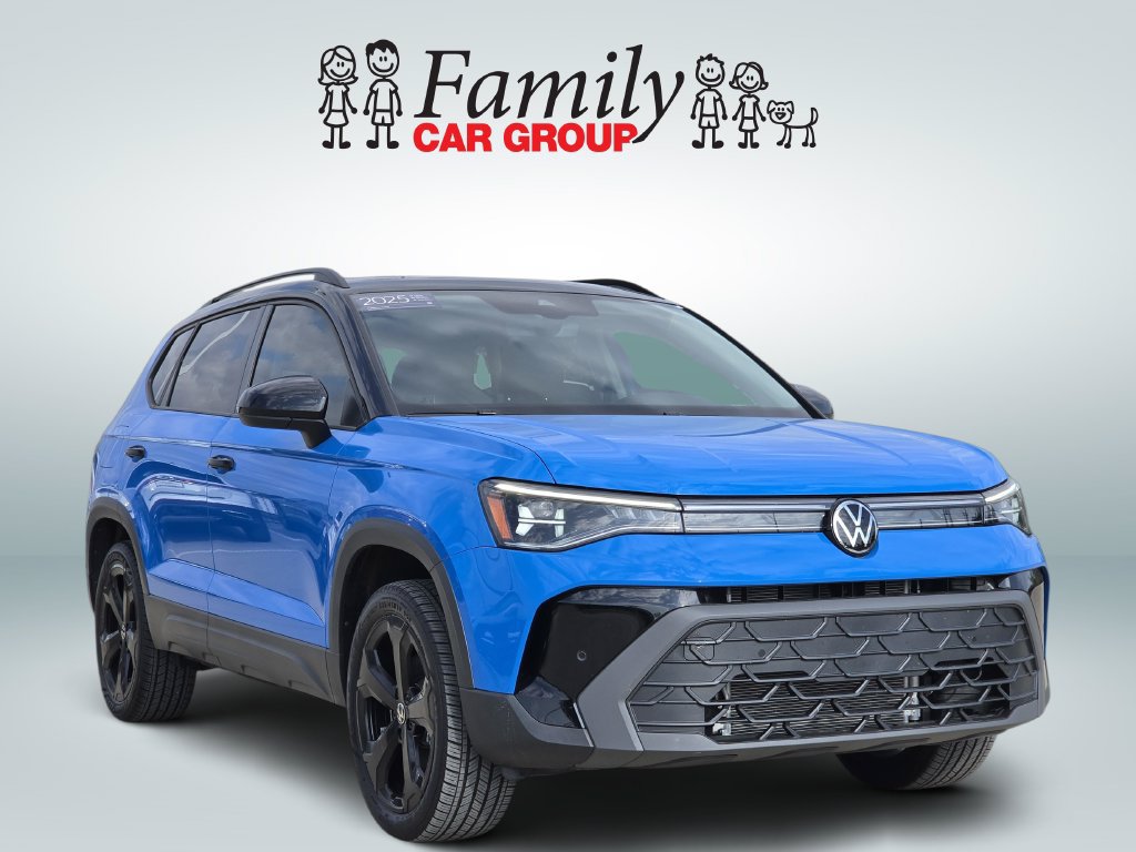 Certified 2025 Volkswagen Taos SE AWD/4WD image 2