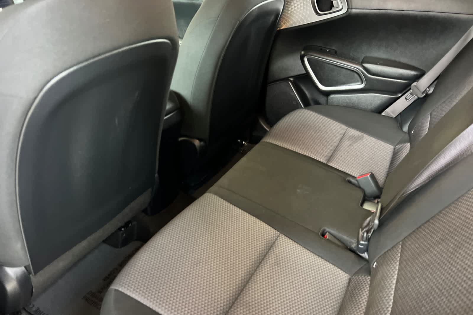 Used 2025 Kia Soul LX w/ LX Technology Package FWD image 4