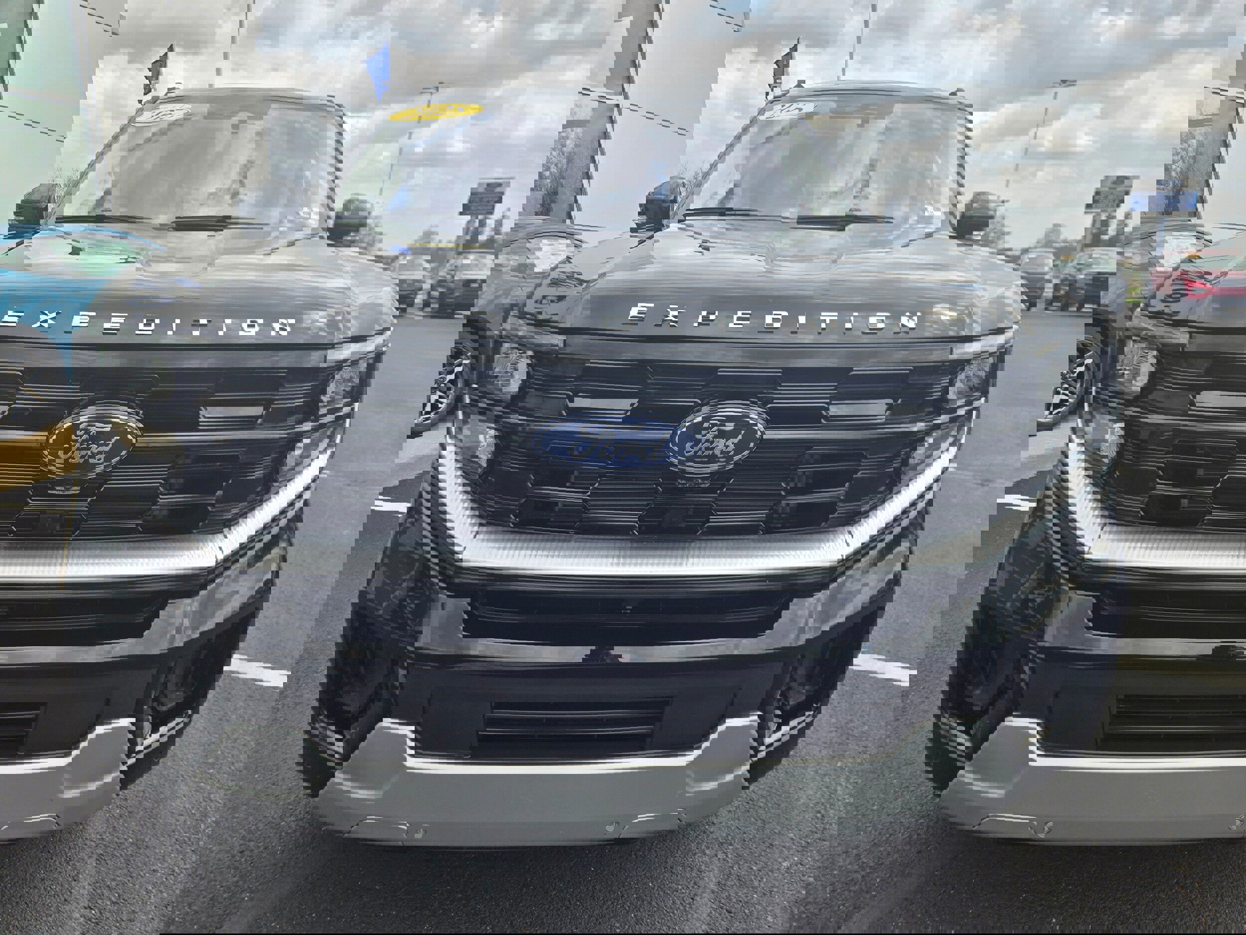 Certified 2025 Ford Expedition Platinum image 2