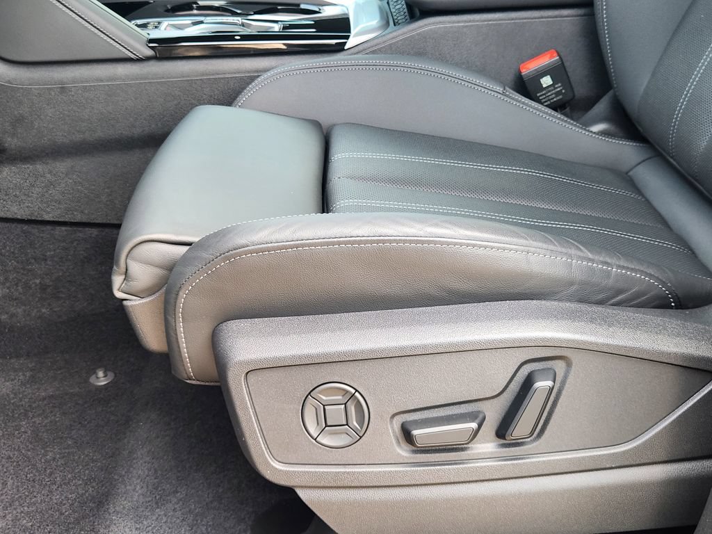 Certified 2025 Audi Q5 Premium Plus w/ Premium Plus AWD/4WD image 30