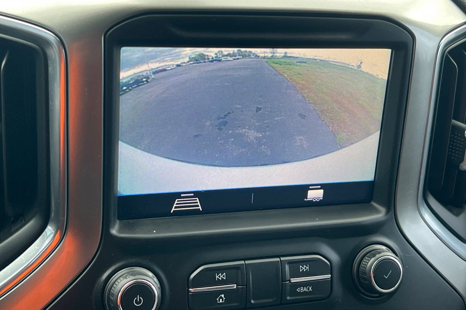 Used 2021 Chevrolet Silverado 1500 LT AWD/4WD image 19