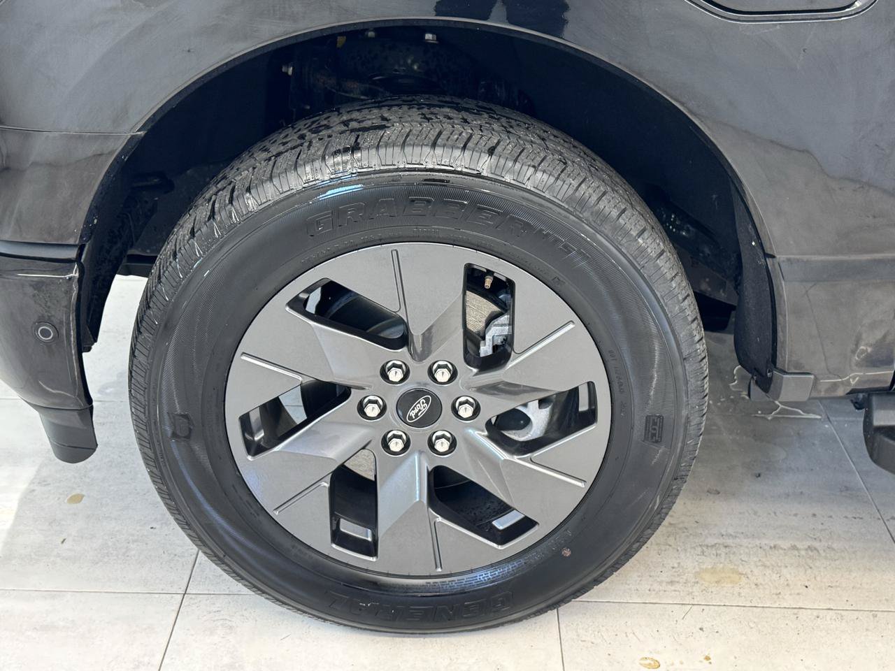 Used 2022 Ford F150 Lightning Lariat AWD/4WD image 33