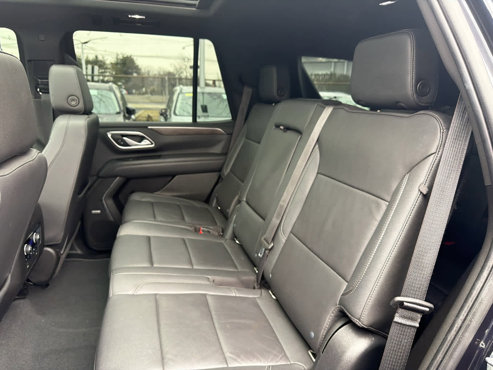 Used 2022 Chevrolet Tahoe LT w/ LT Signature Package image 46