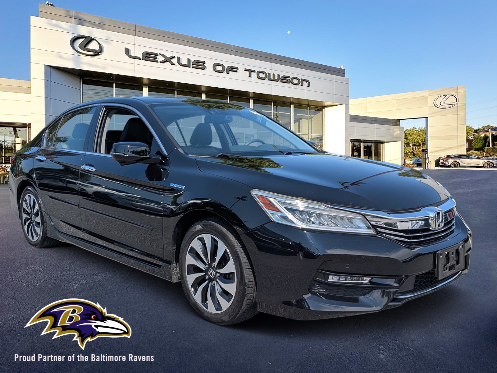 Used 2017 Honda Accord Touring image 1