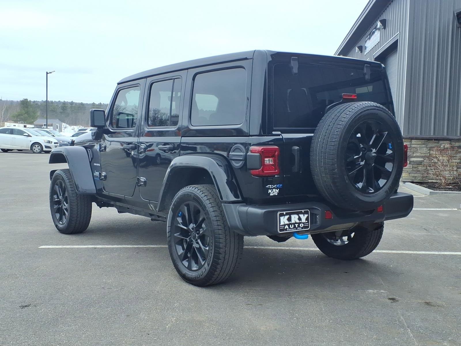 Used 2023 Jeep Wrangler Unlimited Sahara w/ Cold Weather Group image 5