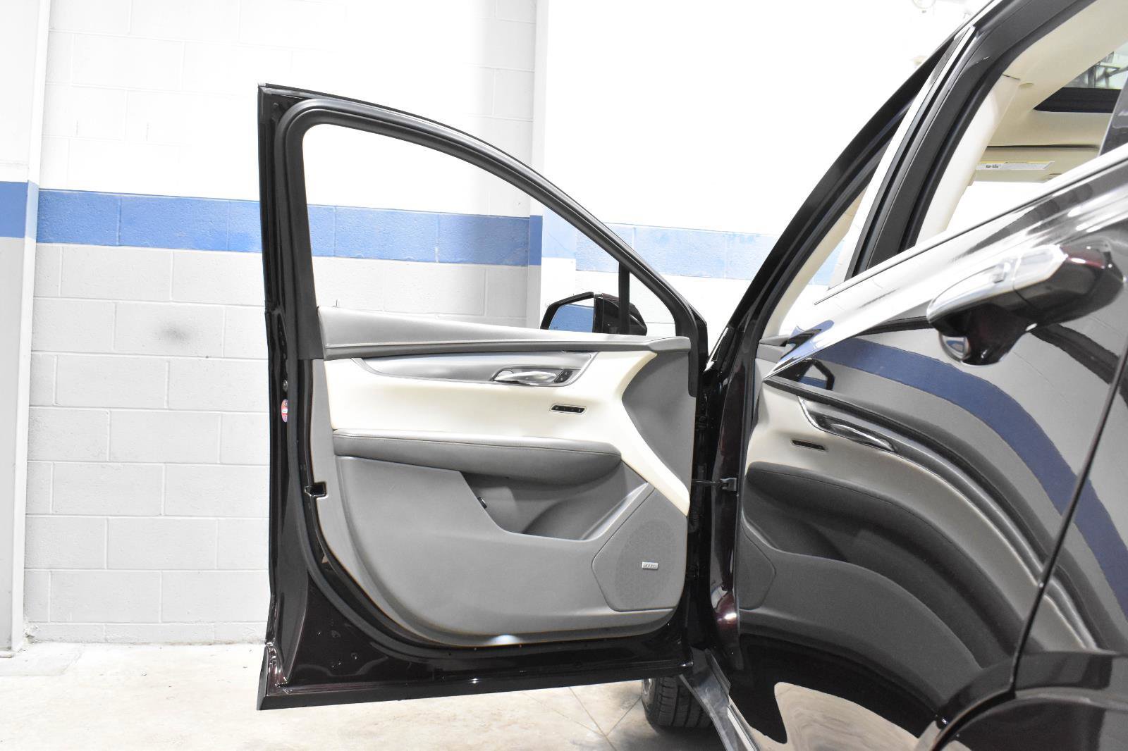 Used 2021 Cadillac XT5 Premium Luxury w/ LPO, Floor Liner Package FWD image 11