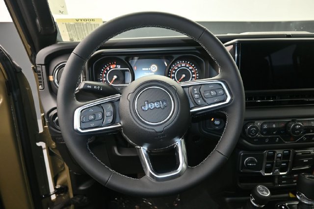 New 2026 Jeep Wrangler Unlimited Sahara AWD/4WD image 17
