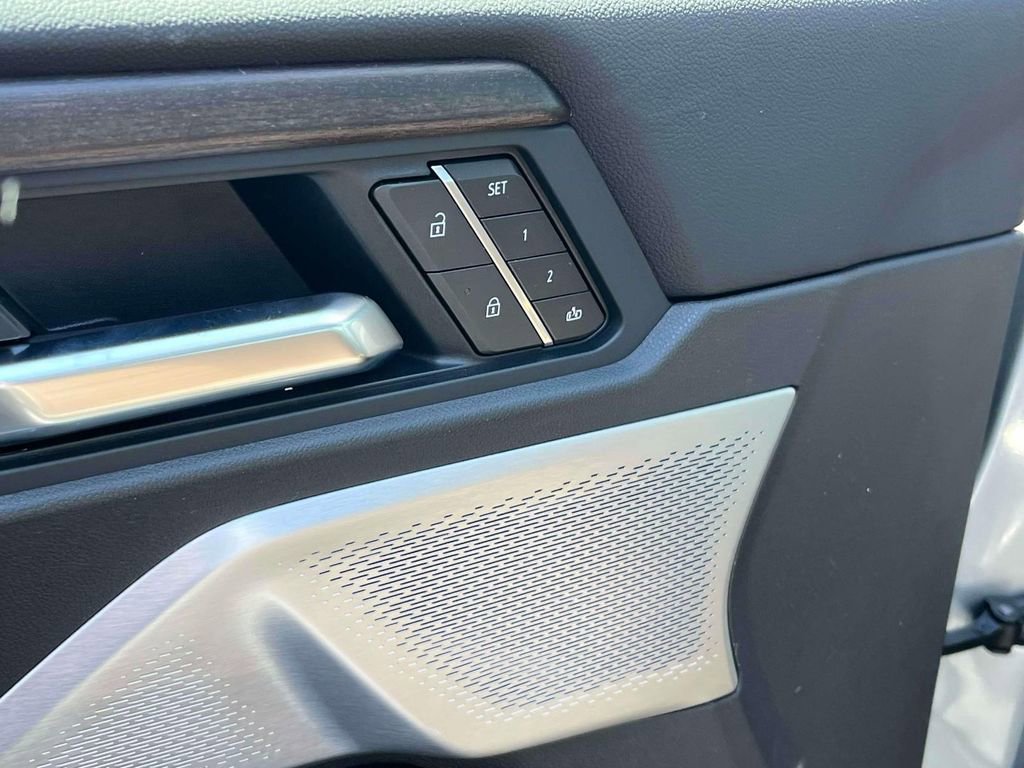 New 2026 GMC Acadia Denali Ultimate w/ LPO, Floor Liner Package image 22