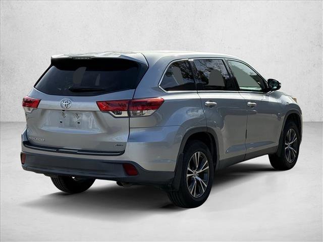 Used 2019 Toyota Highlander LE image 2