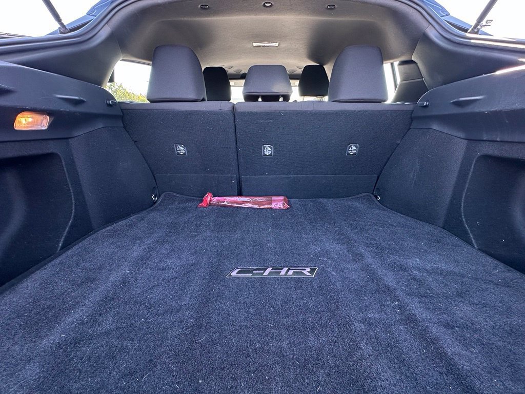 Used 2018 Toyota C-HR XLE FWD image 28