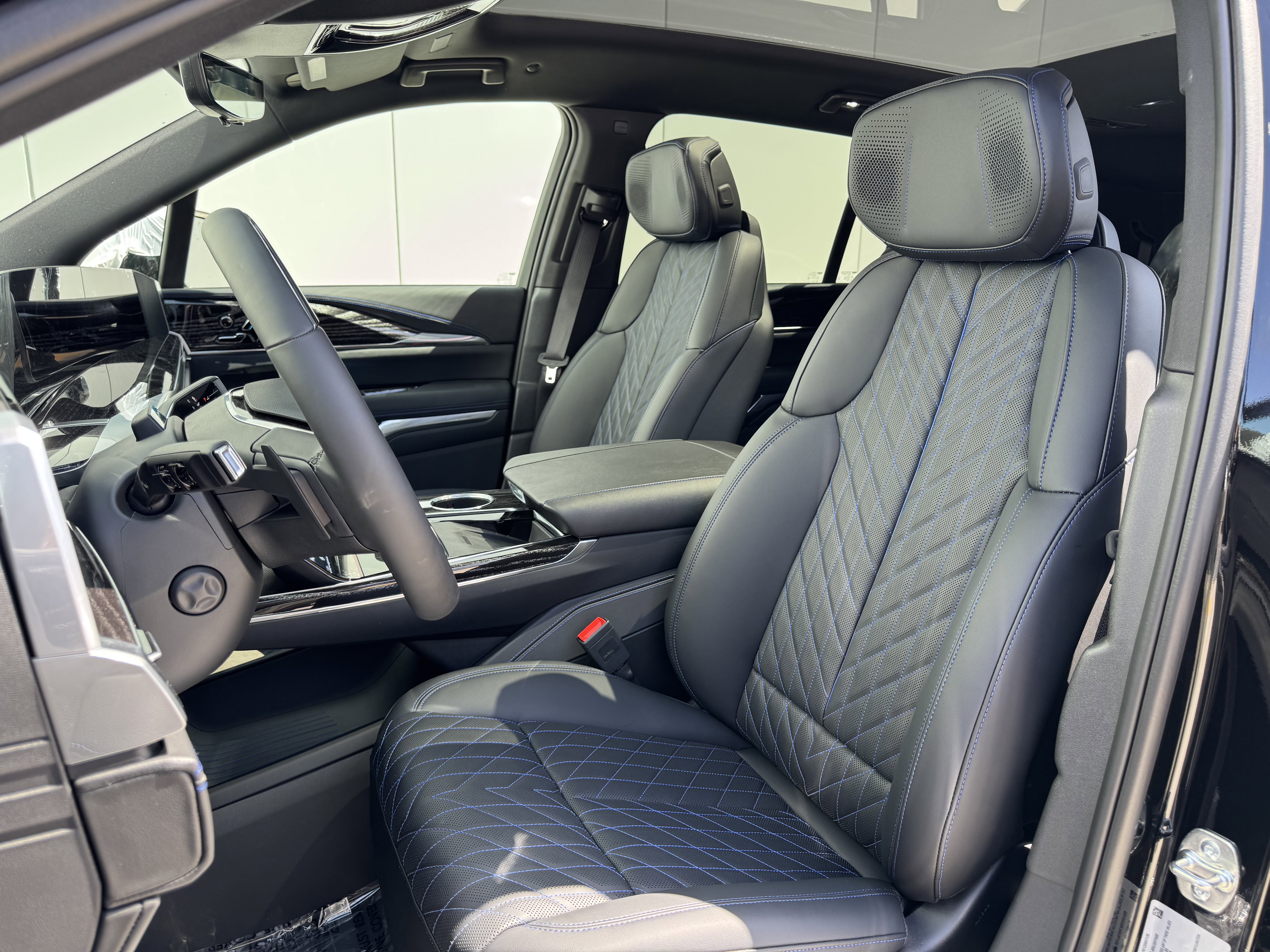 New 2025 Cadillac Escalade IQ Sport 1 w/ Smart Trailering package image 12