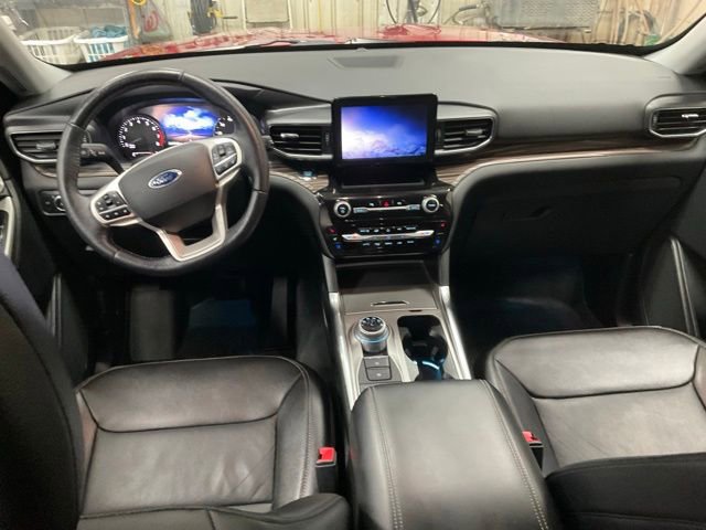 Used 2021 Ford Explorer Limited w/ Equipment Group 301A AWD/4WD image 7